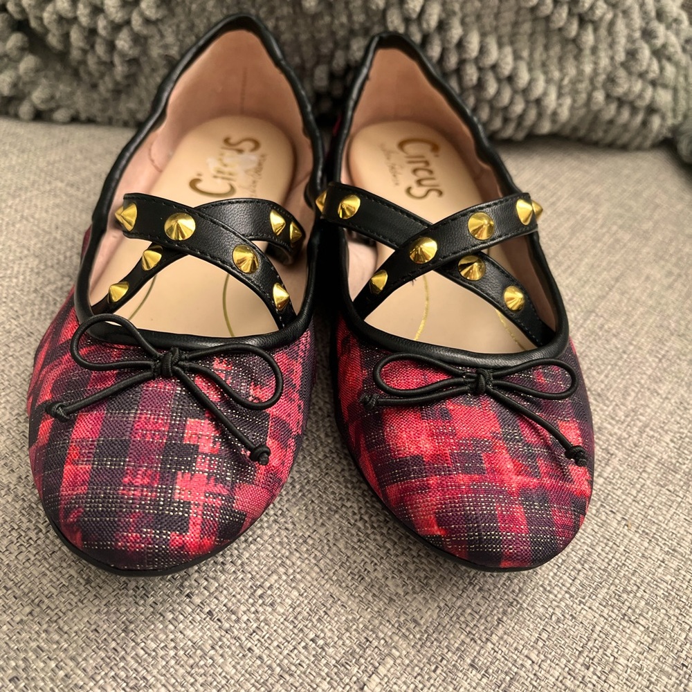 GIRLS DRESSY FLATS BY CIRCUS SIZE 6 LIKE NEW